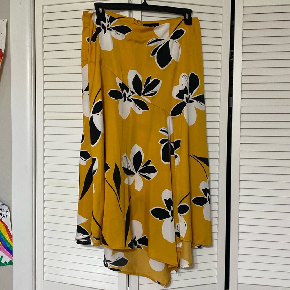 WHO WHAT WEAR Yellow handkerchief skirt